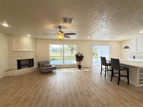 15714 Torry Pines Rd in Houston, TX - Foto de edificio - Building Photo