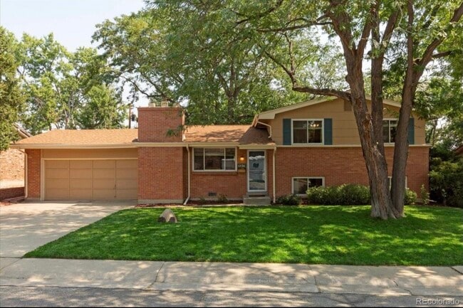 6836 Brentwood St in Arvada, CO - Foto de edificio - Building Photo