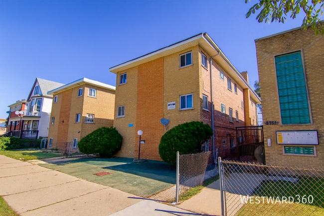 8745 S Cottage Grove Ave in Chicago, IL - Building Photo - Building Photo
