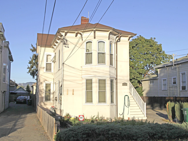 2037 Pacific Ave in Alameda, CA - Building Photo - Building Photo