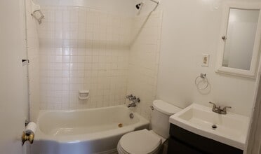 1008 Suffolk Blvd in Raleigh, NC - Building Photo - Building Photo