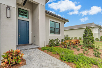 9537 SW Pepoli Way in Port St. Lucie, FL - Foto de edificio - Building Photo