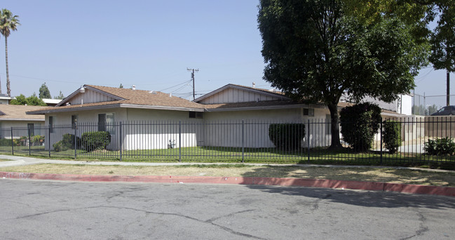 228-240 W Jackson St in Rialto, CA - Building Photo - Building Photo