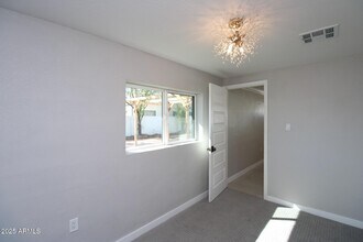 1321 E Willetta St-Unit -B in Phoenix, AZ - Building Photo - Building Photo
