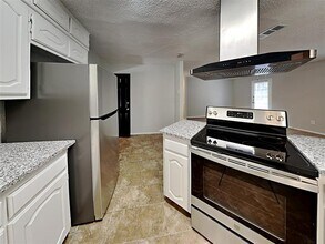 245 NE Craig St in Burleson, TX - Building Photo - Building Photo