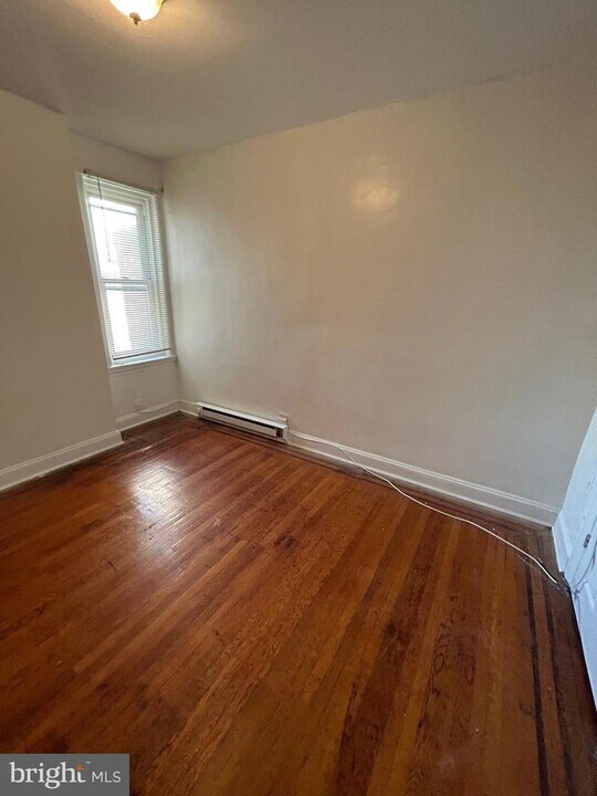 6065 Chester Ave Photo