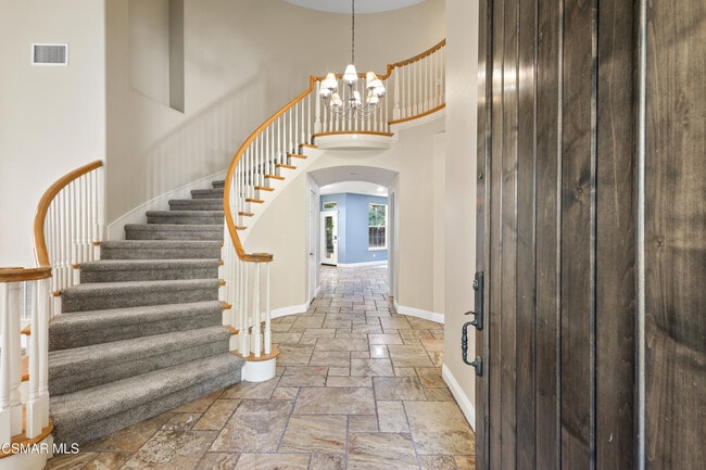 516 Rustic Hills Dr in Simi Valley, CA - Building Photo - Building Photo