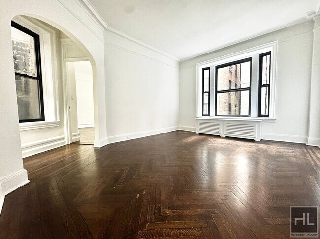 property at 166 W 72nd St