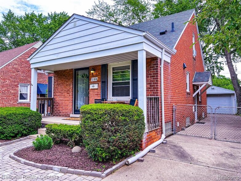 2108 N Wilson Ave, Unit 3 in Royal Oak, MI - Building Photo