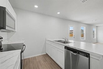 212 Arbor Ct in Granbury, TX - Building Photo - Building Photo