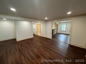487 Danbury Rd in Wilton, CT - Building Photo - Building Photo