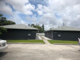 2440-2442 Jackson St, Unit 2442-C in Hollywood, FL - Building Photo