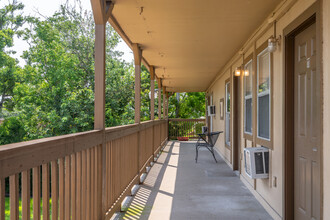 Chelsea Court in Port Arthur, TX - Building Photo - Building Photo