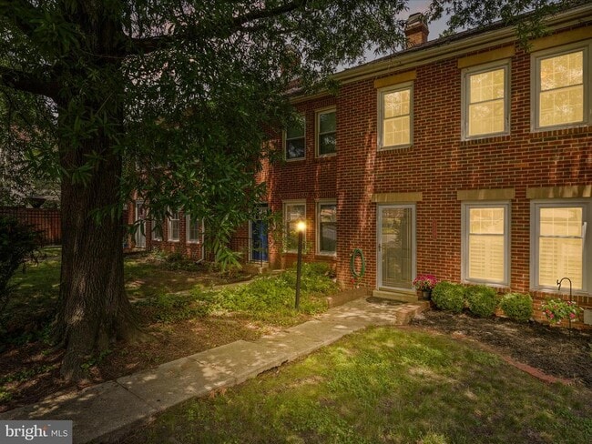 property at 811 Gibbon St
