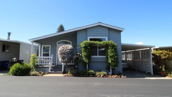 Vista del Lago in Scotts Valley, CA - Foto de edificio - Building Photo