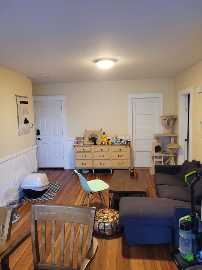 332 Beacon St, Unit 2 in Somerville, MA - Building Photo - Building Photo