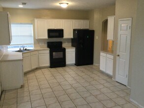 2218 Laurel Oaks Dr in Houston, TX - Building Photo - Building Photo