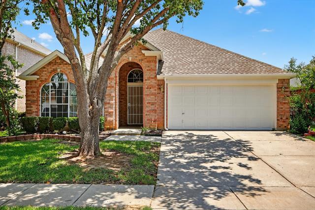 3012 Honey Locust Dr in Euless, TX - Building Photo