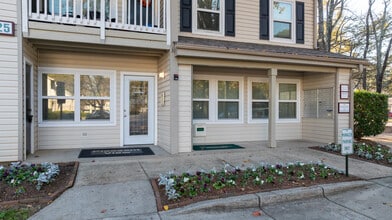 Pleasant View Apartments in Charlotte, NC - Building Photo - Building Photo