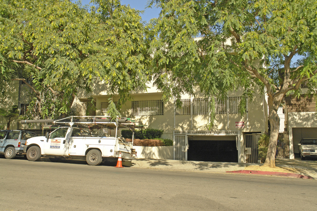 1216 N Formosa Ave in Los Angeles, CA - Building Photo