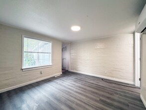 5230 Tunson Rd, Unit 5230 A in Modesto, CA - Foto de edificio - Building Photo