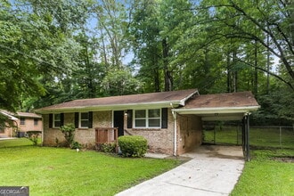 599 Plainville Dr SW in Atlanta, GA - Building Photo - Building Photo