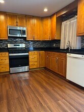 851 N Northwest Hwy, Unit 2 in Park Ridge, IL - Building Photo - Building Photo
