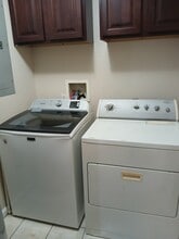 606 W College St in Carbondale, IL - Building Photo - Building Photo