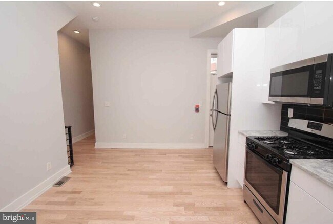 629 N 32nd St-Unit -3 in Philadelphia, PA - Building Photo - Building Photo