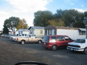 1844 W Broadway Ave in Moses Lake, WA - Foto de edificio - Building Photo