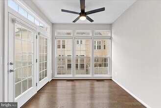 8436 Kirby Lionsdale Dr in Lorton, VA - Building Photo - Building Photo