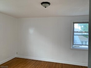 23 Carpenter Terrace N in Belleville, NJ - Building Photo - Building Photo