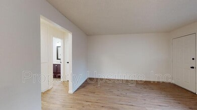 3980 Churn Crk Rd in Redding, CA - Building Photo - Building Photo