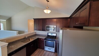 509 Timber Pointe Dr in Joliet, IL - Building Photo - Building Photo