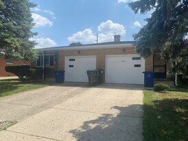 1125 Sagecrest Dr in Columbus, OH - Building Photo