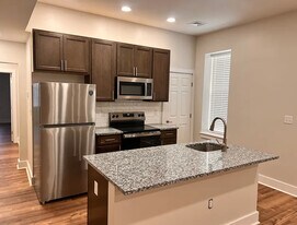 8 Philadelphia Ave, Unit 2B in Shillington, PA - Building Photo