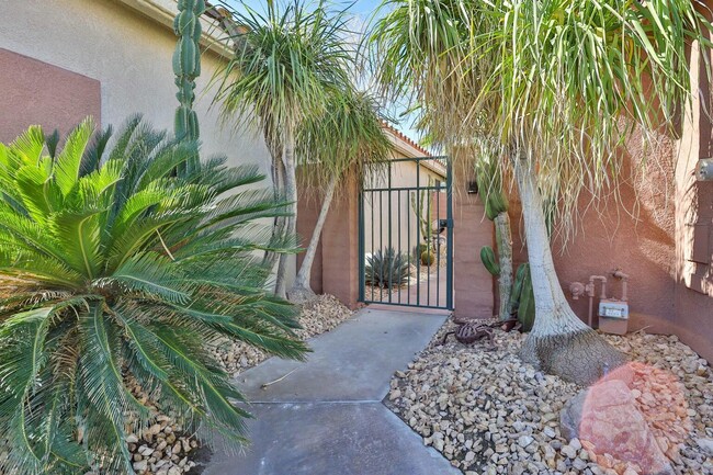 42451 Saladin Dr in Palm Desert, CA - Building Photo - Building Photo