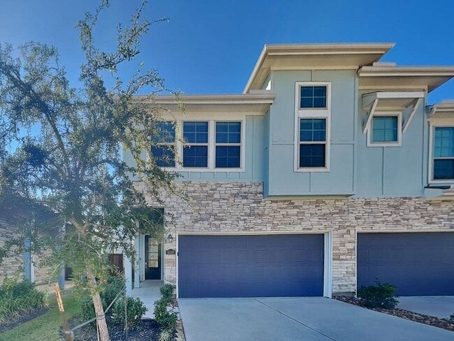 property at 4026 Champlain Wy