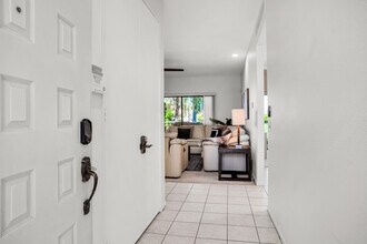 29142 Isleta Ct, Unit Condominium in Cathedral City, CA - Building Photo - Building Photo