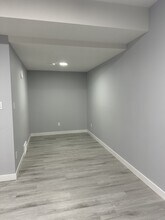 1227 Plum Bnd SW in Edmonton, AB - Building Photo - Building Photo