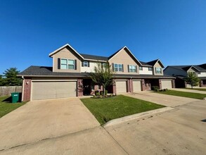 2739 W Shasta Rd in Rogers, AR - Building Photo - Building Photo