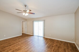 1603 Twin Oak Ln in Middleburg, FL - Foto de edificio - Building Photo