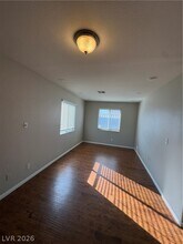 7213 London Bridge Ave in Las Vegas, NV - Building Photo - Building Photo