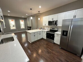 64 W Blake Ave in Columbus, OH - Building Photo - Building Photo