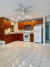 1155 Peak Rd in Lantana, FL - Building Photo - Building Photo