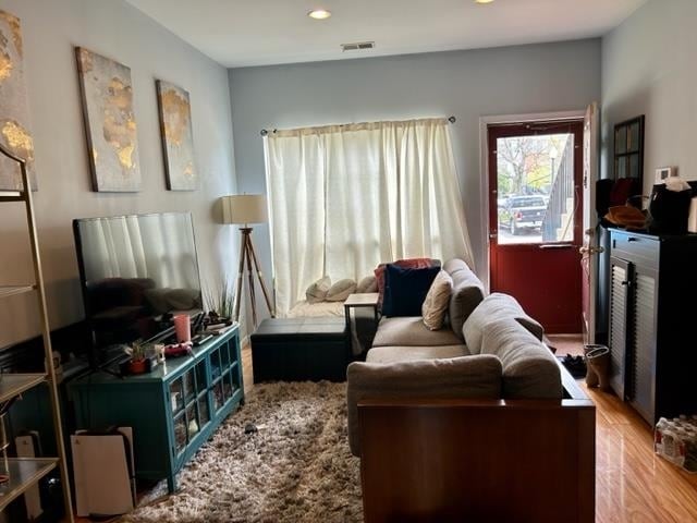 135 Cottonwood St in Jersey City, NJ - Building Photo - Building Photo