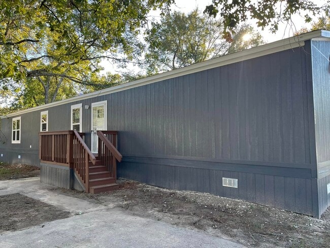 106 E Semands St in Conroe, TX - Foto de edificio - Building Photo