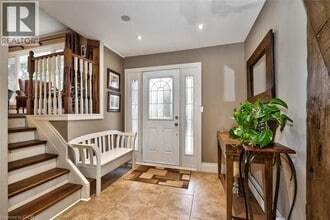 5 Bayview Ave in Dundas, ON - Building Photo - Building Photo