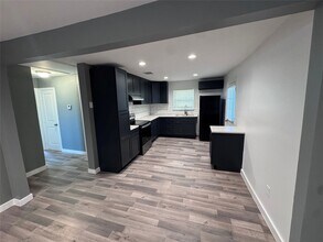 4529 Dewberry St in Houston, TX - Building Photo - Building Photo