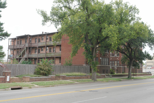 The Interdale Apartments in Wichita, KS - Foto de edificio - Building Photo